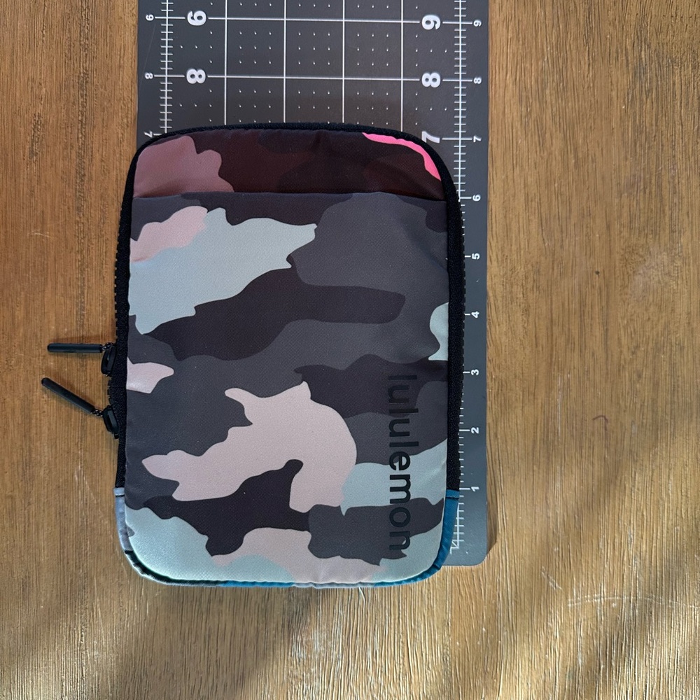 lululemon camo small crossbody bag